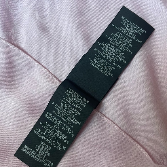 GUCCI Gucci Rose Pink Wool Silk Blend Wrap Monogram Shawl Scarf - Picture 5 of 6